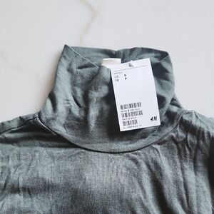 H&M Green Turtleneck Sweater Soft Knit, Size Small